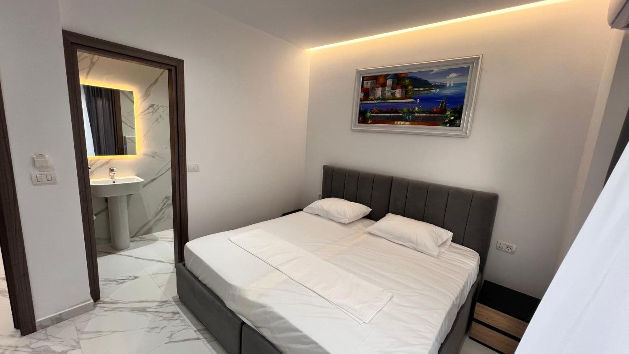 Lezet Hotel Sarande Exterior photo